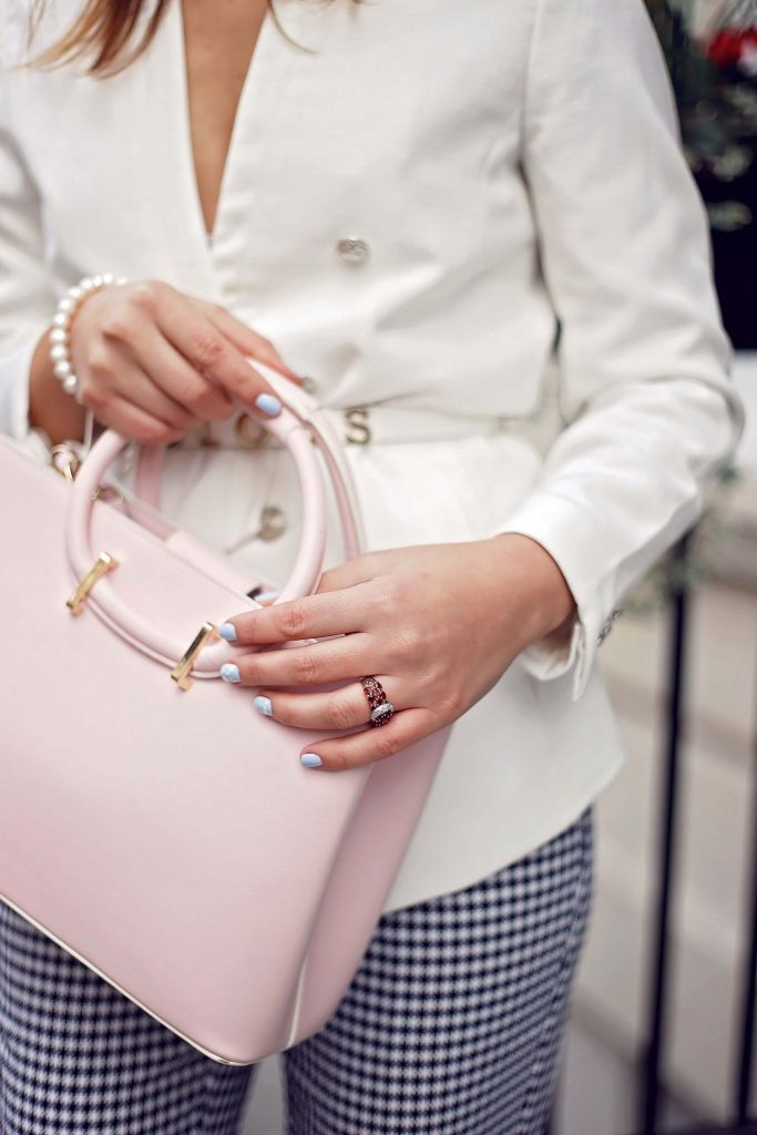 Gingham and pastels 