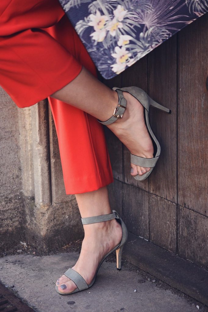 Little red riding hood - the modern version